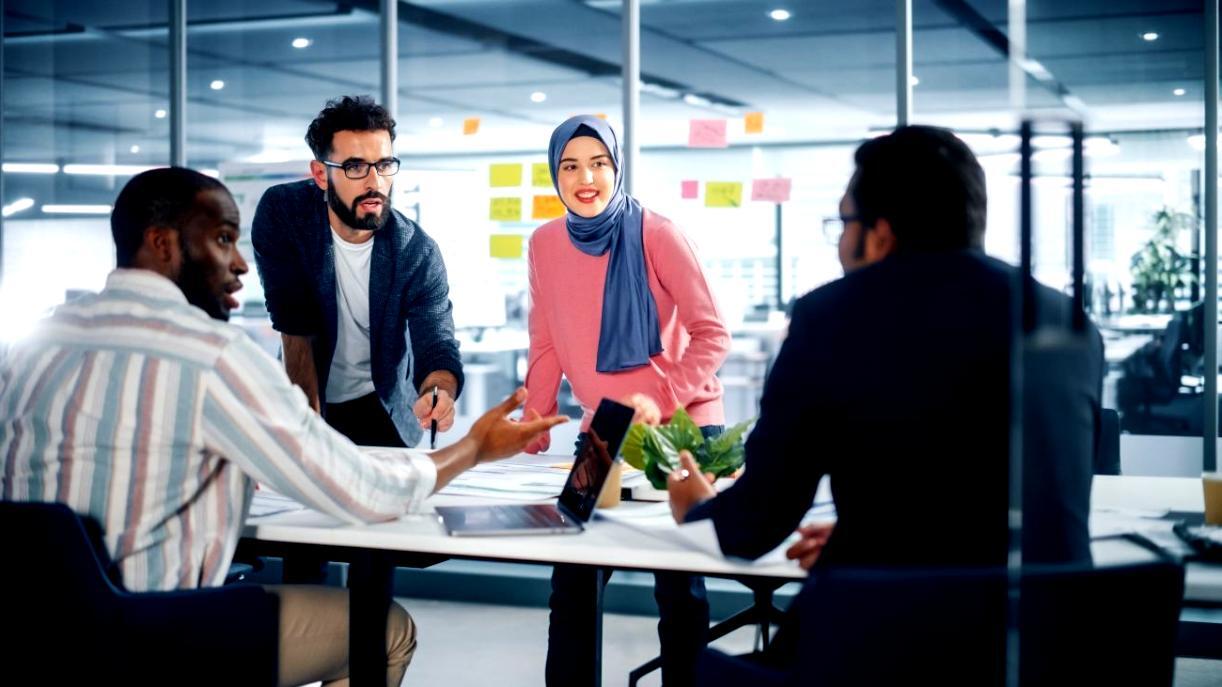 Übersichtliche Finanzplanung mit praktischen Hilfsmitteln und Notizen