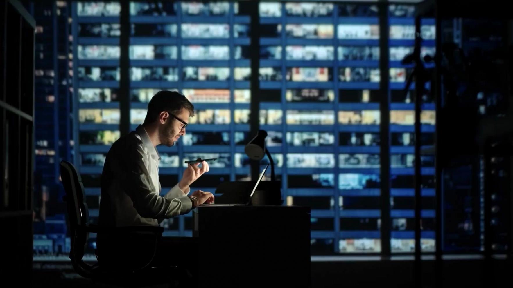 Persönliche Finanzberatung mit detaillierter Budgetübersicht